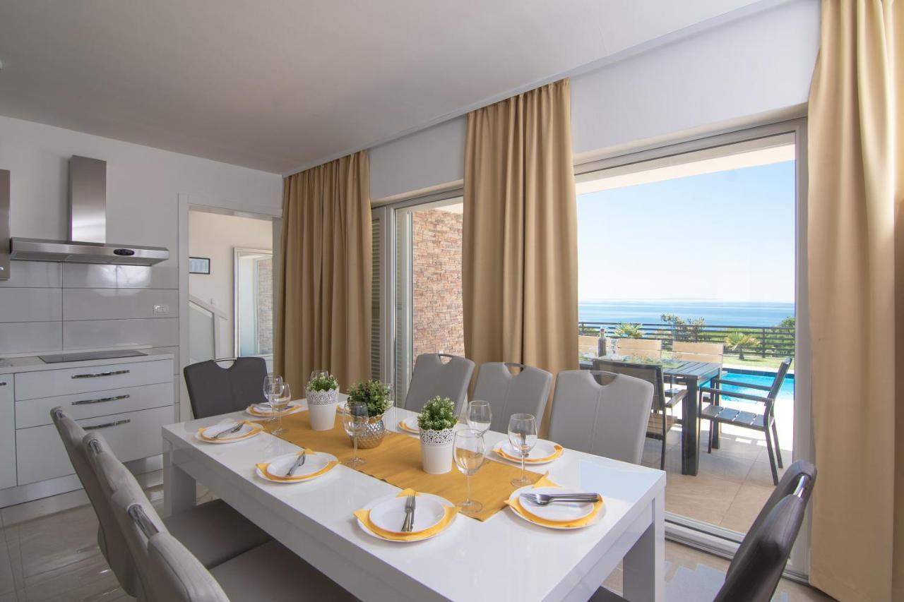Villas Royal I With Private Pool 诺瓦利娅 外观 照片