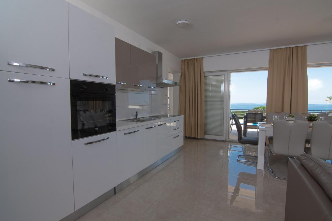 Villas Royal I With Private Pool 诺瓦利娅 外观 照片