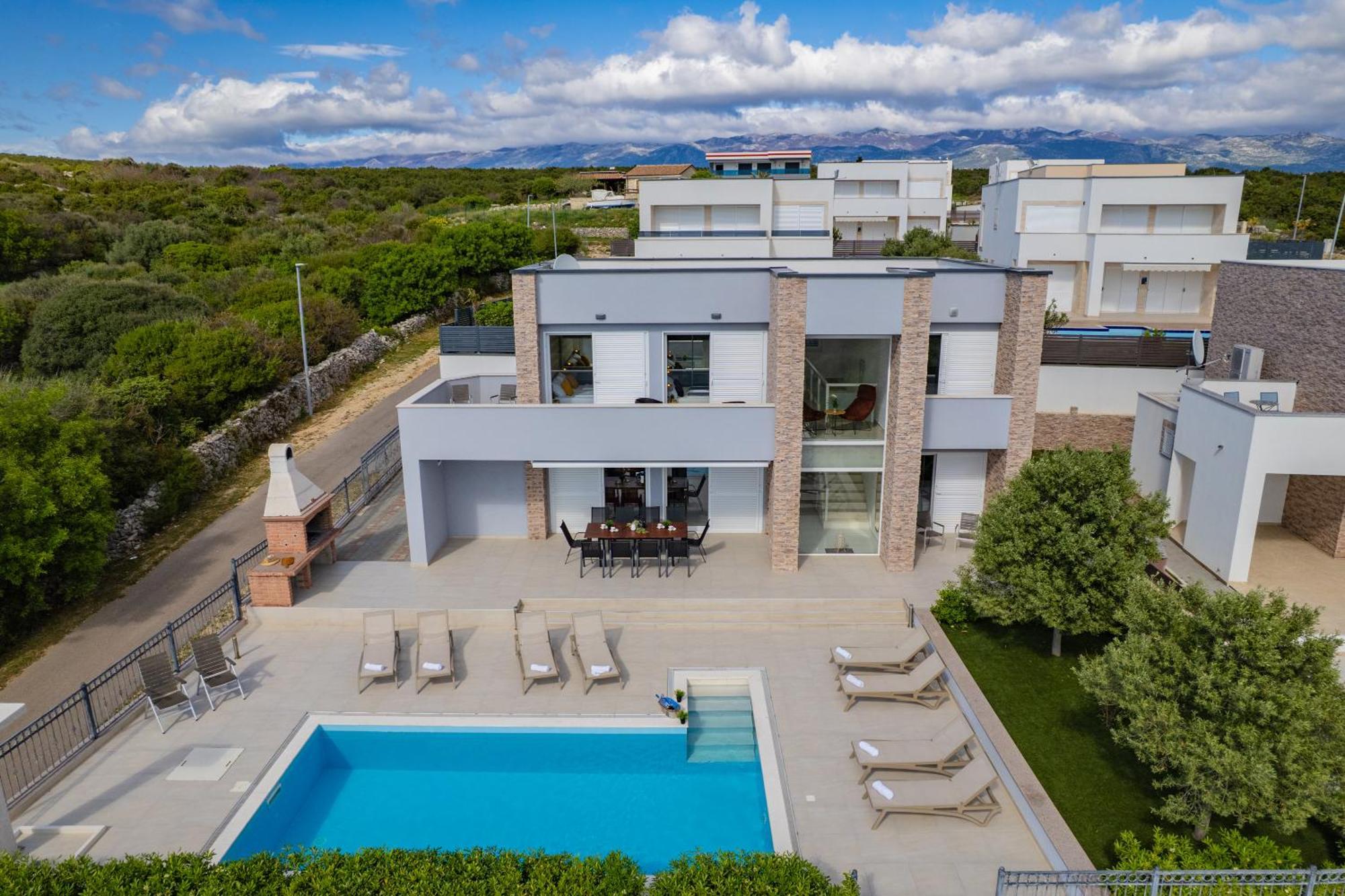 Villas Royal I With Private Pool 诺瓦利娅 外观 照片