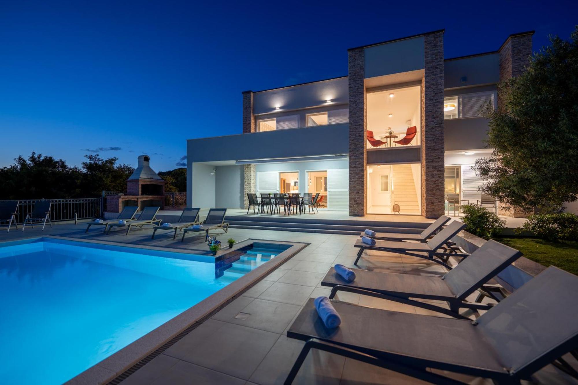 Villas Royal I With Private Pool 诺瓦利娅 外观 照片