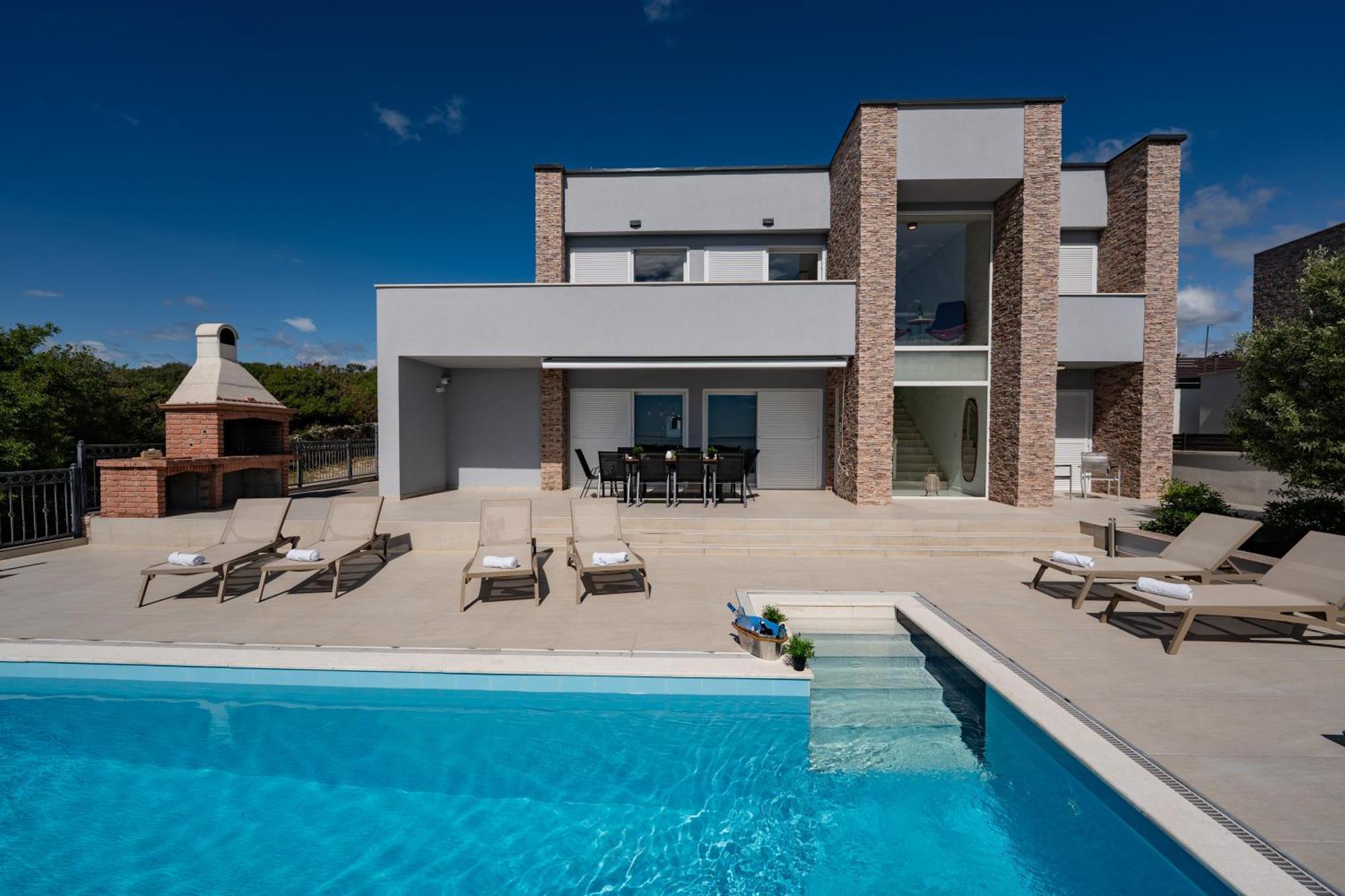 Villas Royal I With Private Pool 诺瓦利娅 外观 照片