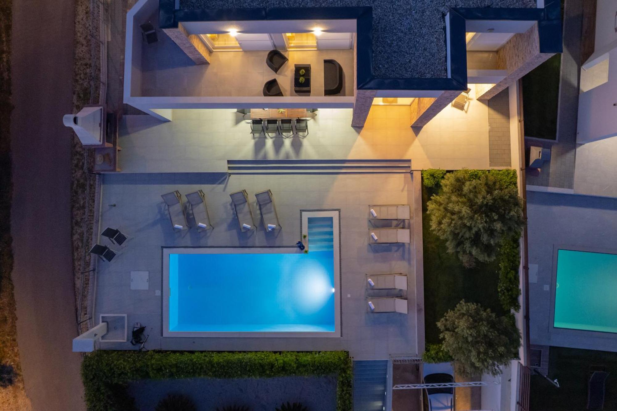 Villas Royal I With Private Pool 诺瓦利娅 外观 照片